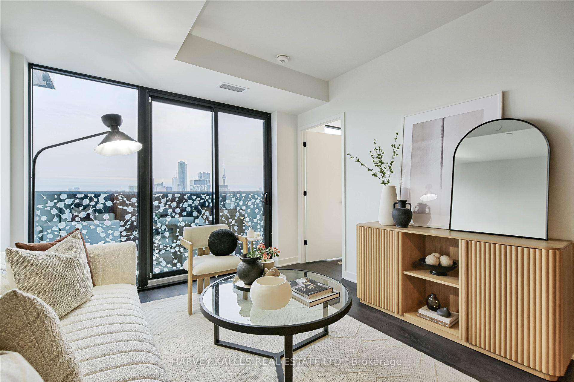 Experience the Pinnacle of luxury living at 55C Bloor Yorkville Residences, where your dream lifestyle awaits in an unbeatable location and complemented by Panoramic Views !