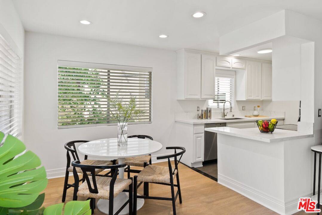 1831   Prosser Ave 2BR Beverlywood La