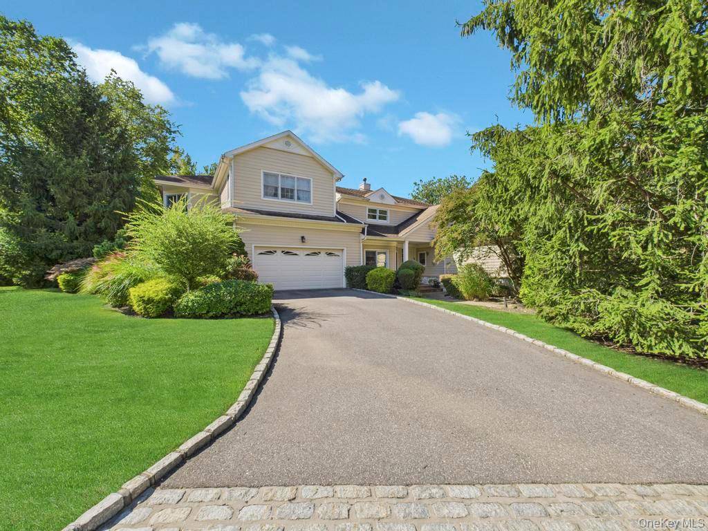 Welcome to the prestigious gated community of The Links At North Hills.