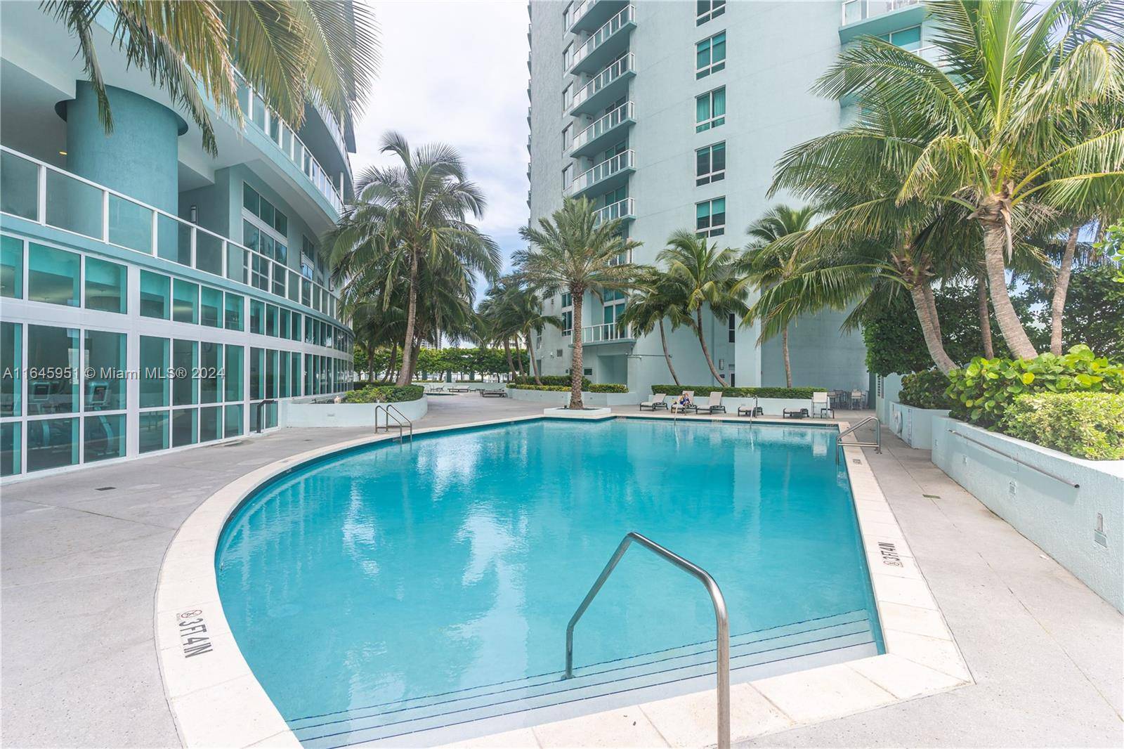 Just Reduced to 635, 000 !