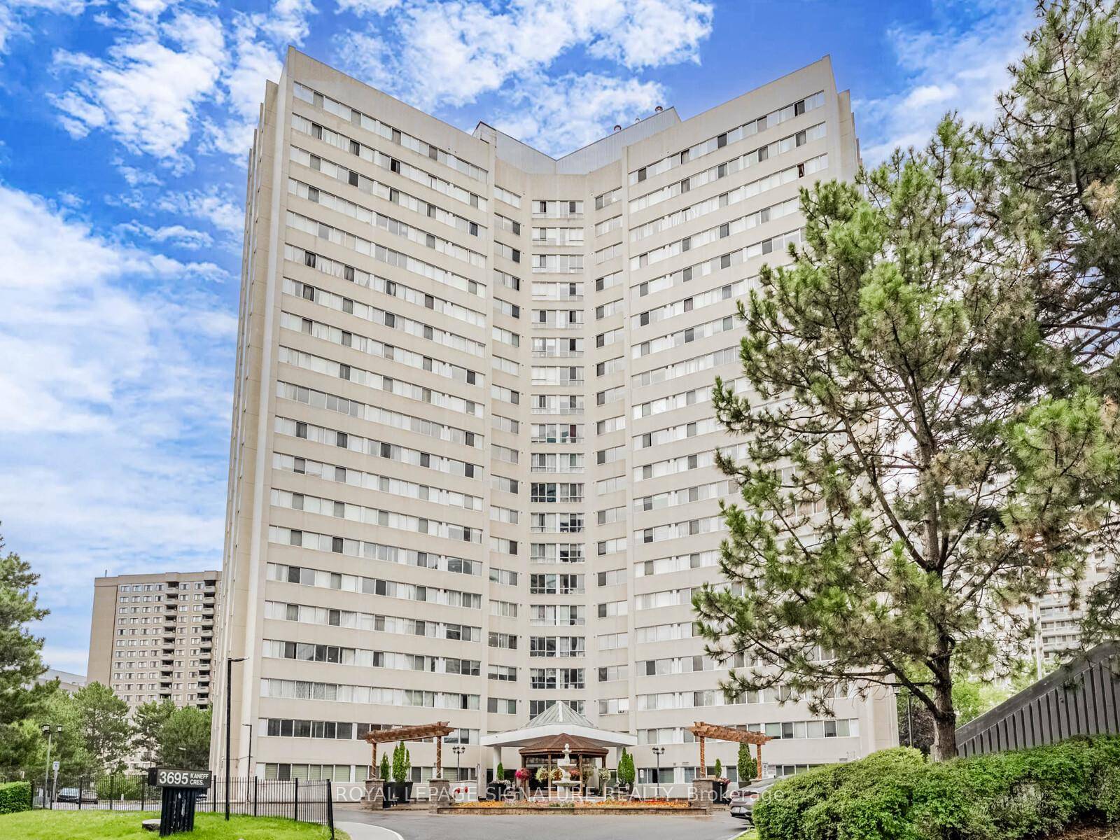 Welcome to 3695 Kaneff Crescent, Suite 1009, a beautifully maintained condo in a highly sought after community.
