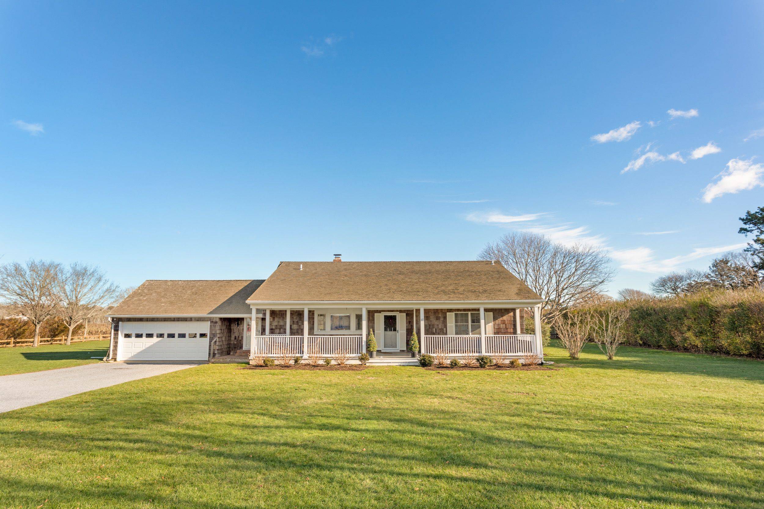 Wainscott Beach Cottage 