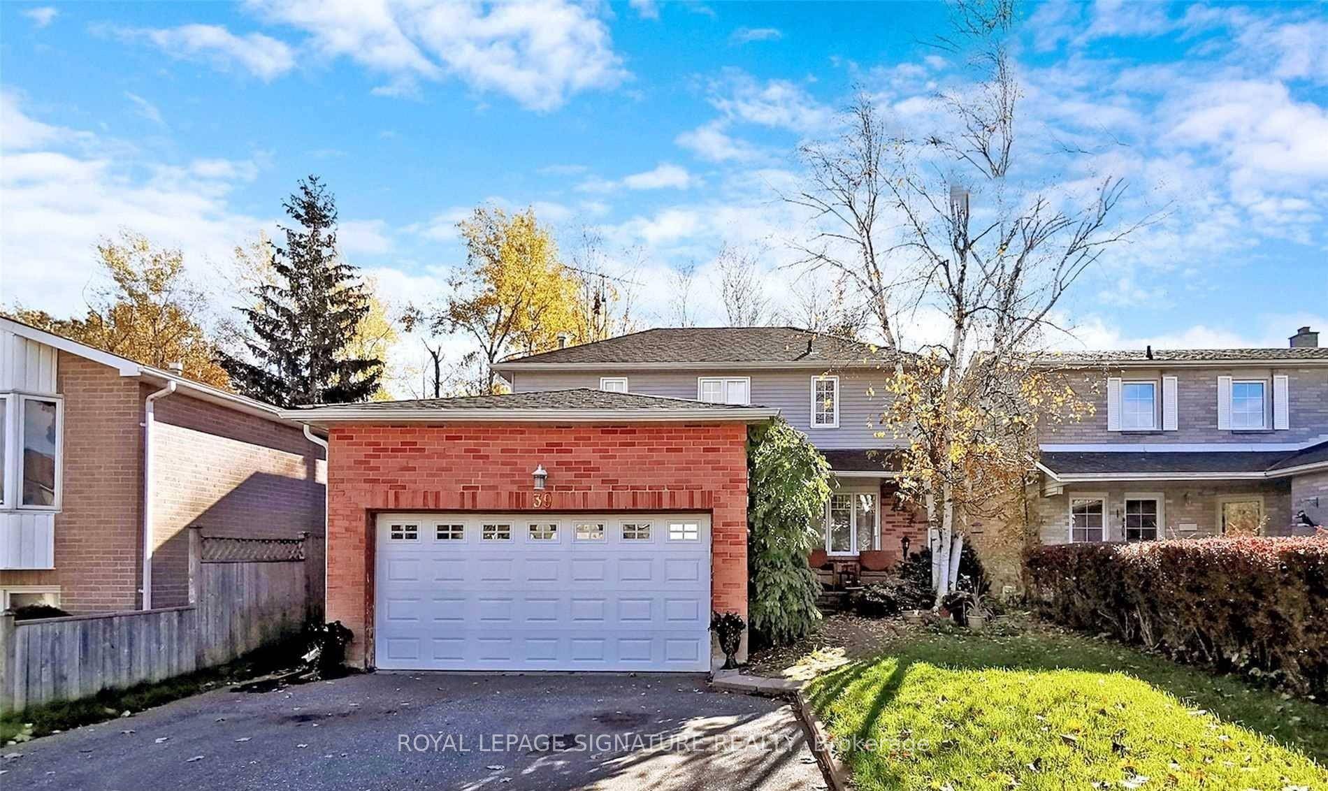 This his bright and modern basement apartment in a quiet Courtice neighborhood features a beautifully renovated kitchen with stainless steel appliances, plenty of storage, and an open concept living area.