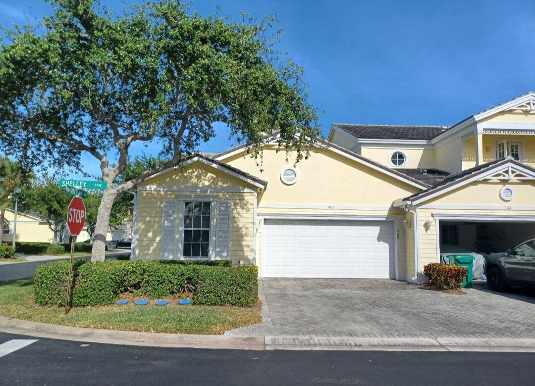 This gem INCLUDES a 30ft Boat Dock, which has direct ocean access with no fixed bridges ; from the Dock to Ocean in just 15 minutes !