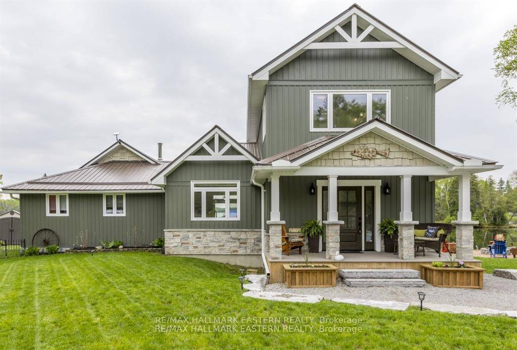 Unparalleled Lakeside Living on White Lake Experience the perfect blend of luxury amp ; nature in this breathtaking 3 bedroom, 2 bathroom home or cottage, exquisitely renovated in 2022 with ...