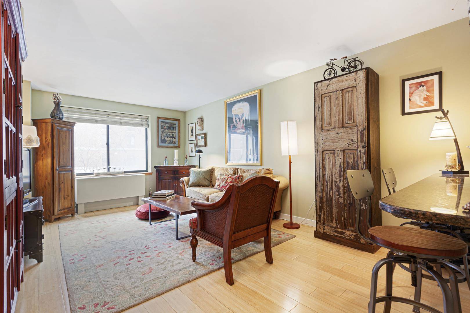 Join the wonderful community at The Soundings in beautiful Battery Park City.