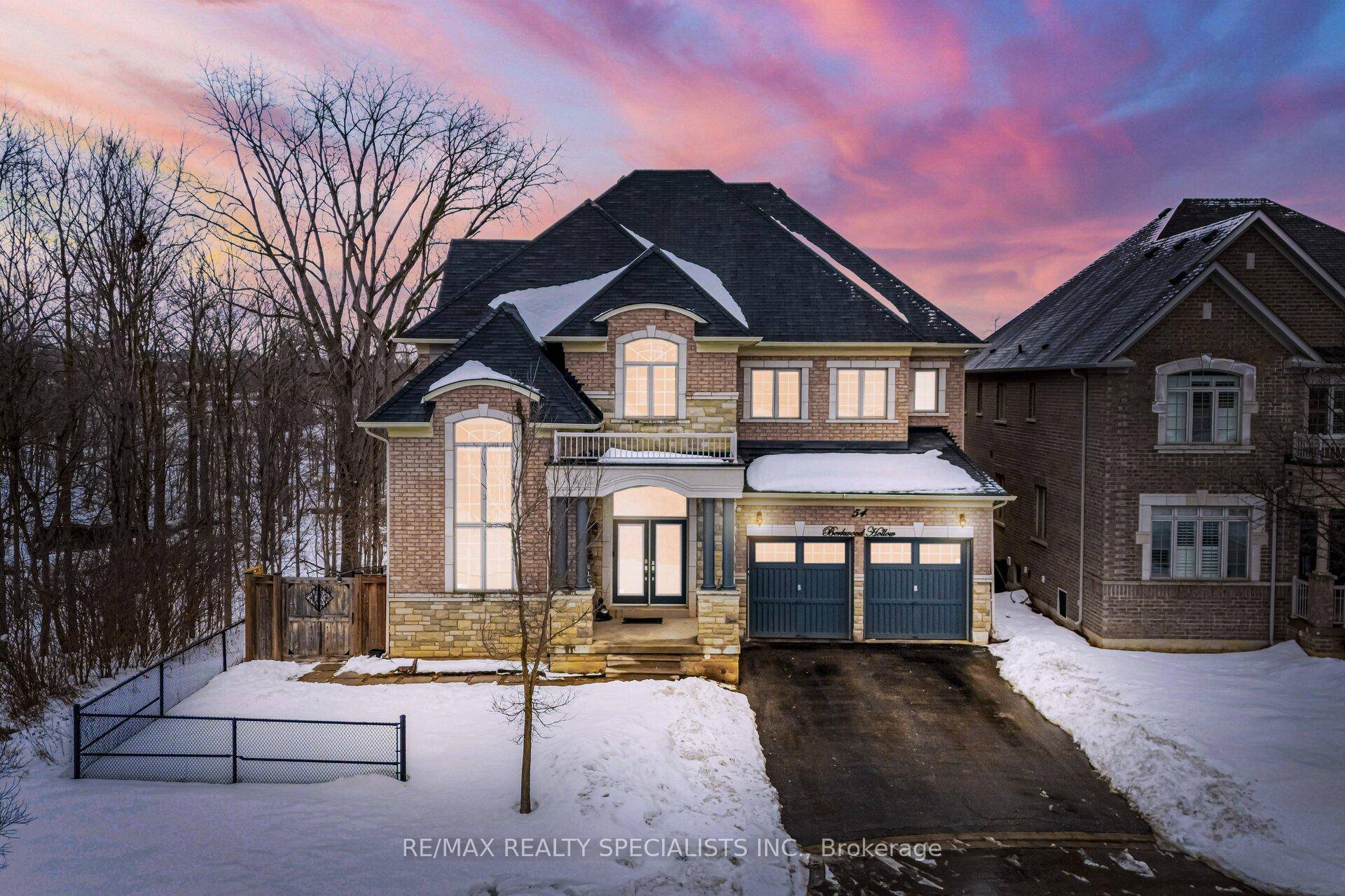 This bright and inviting luxury property offers over 6, 000 sq.