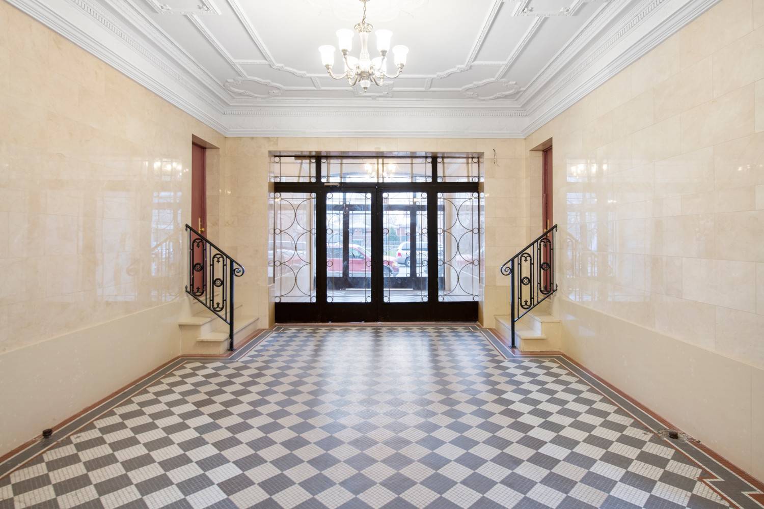 Welcome to the residences at The Crown 601 Condominium !