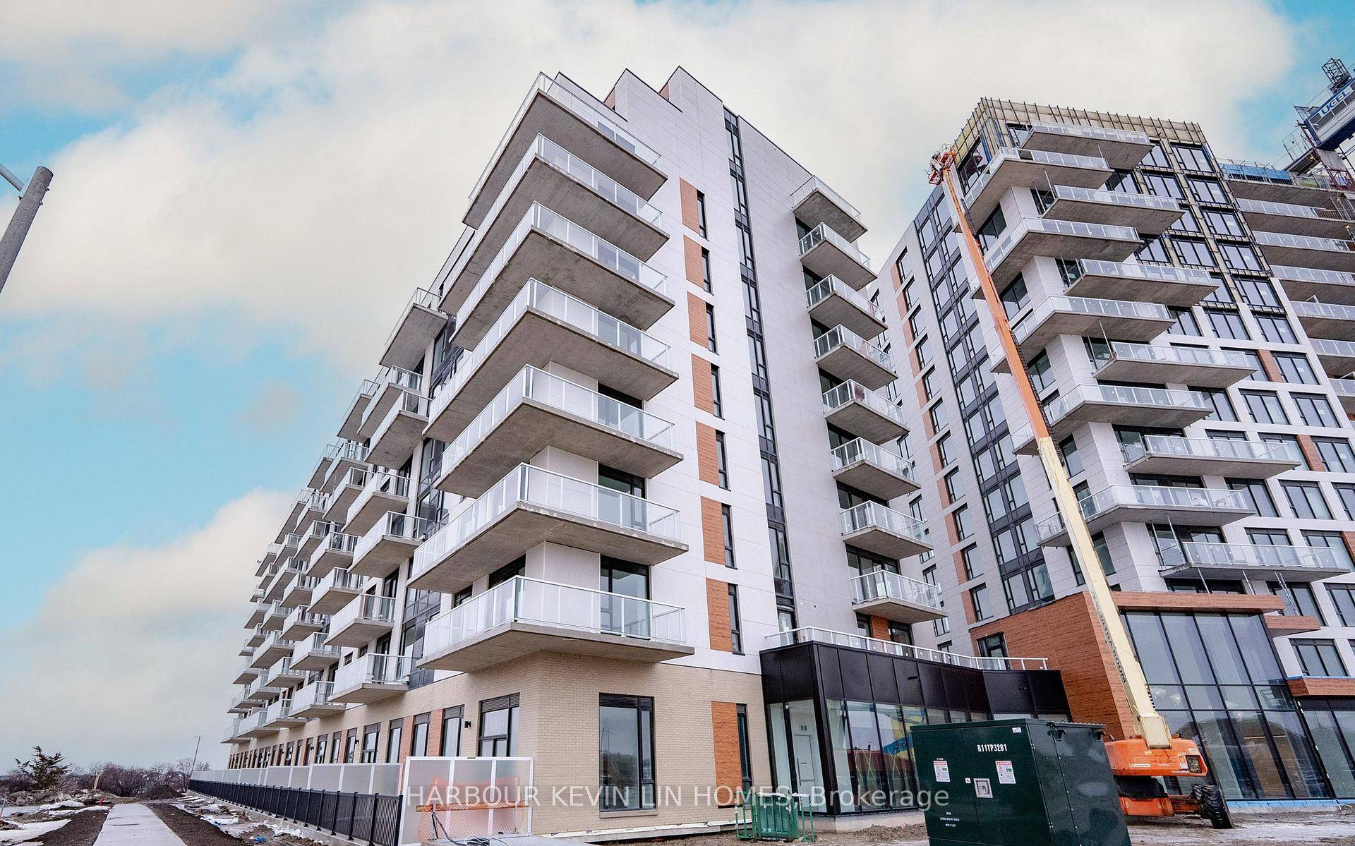 Spacious and Well Maintained 1 1 Bedroom 2 Bathroom Unit Overlooking Breathtaking Ravine Views.