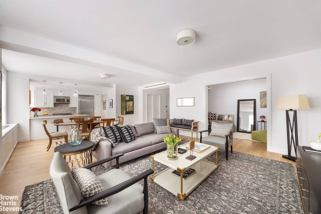Sponsor Sale No board approval required Welcome home to unit 7D at 220 West 93rd Street, where timeless pre war elegance meets modern sophistication.