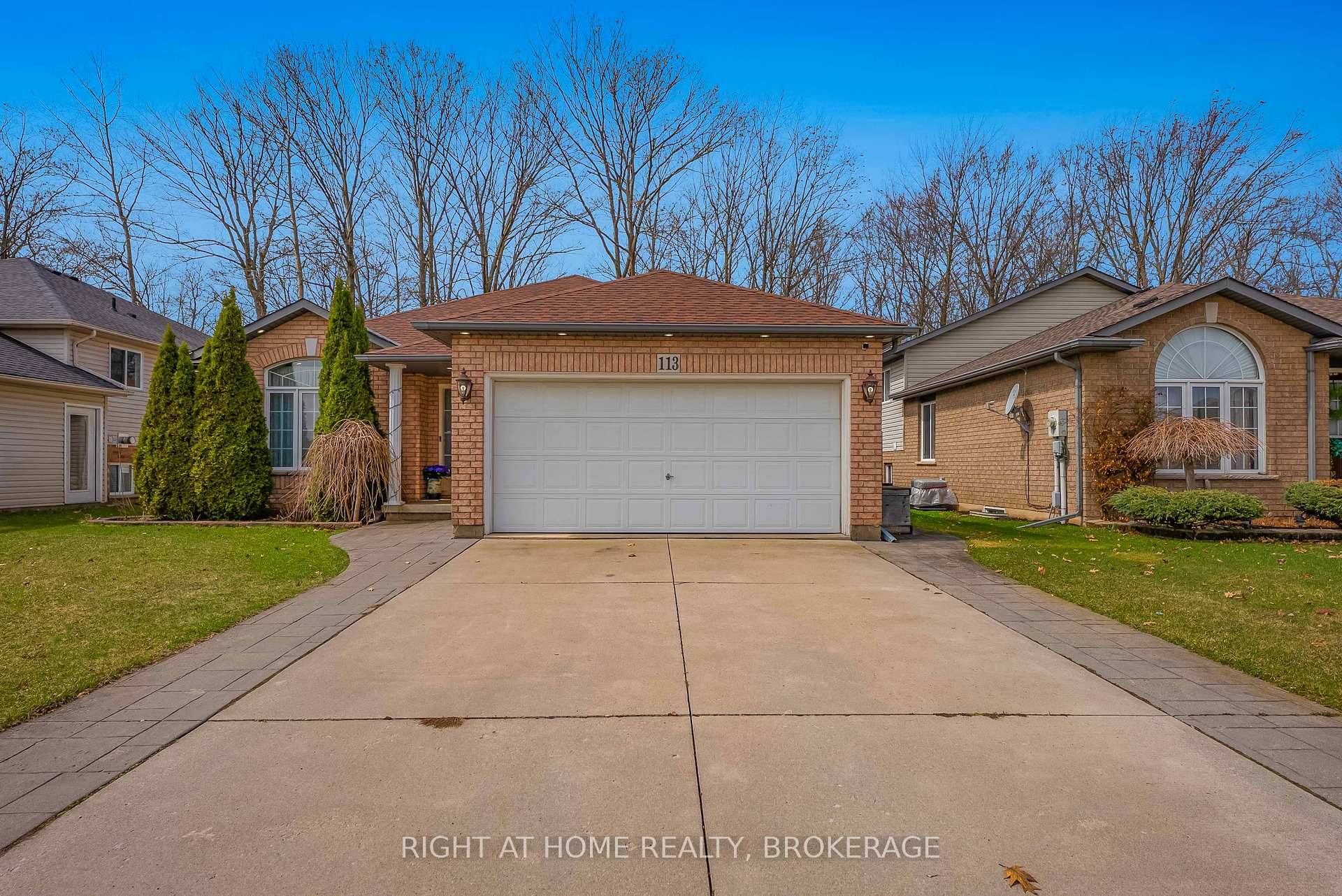 This beautifully updated 2 1 bedroom, 2 bathroom side split home offers a rare opportunity to live in a serene setting backing onto a wooded ravine.