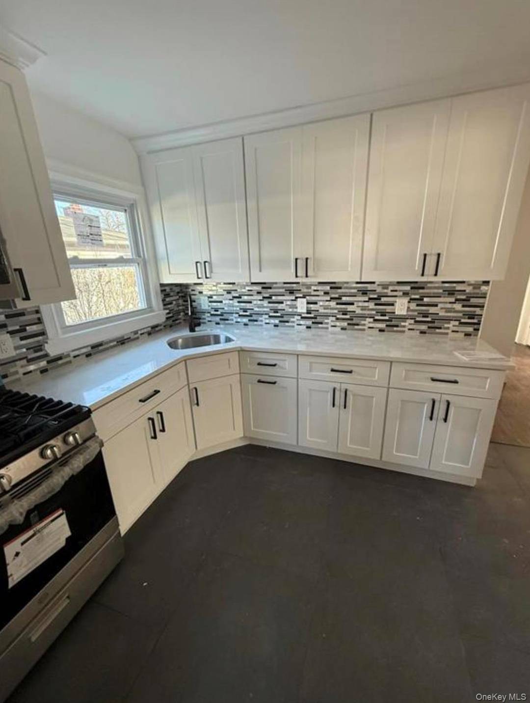 Fully Renovated 3 Bedroom, 1 bathroom, Beautiful Apartment in Nassau County.