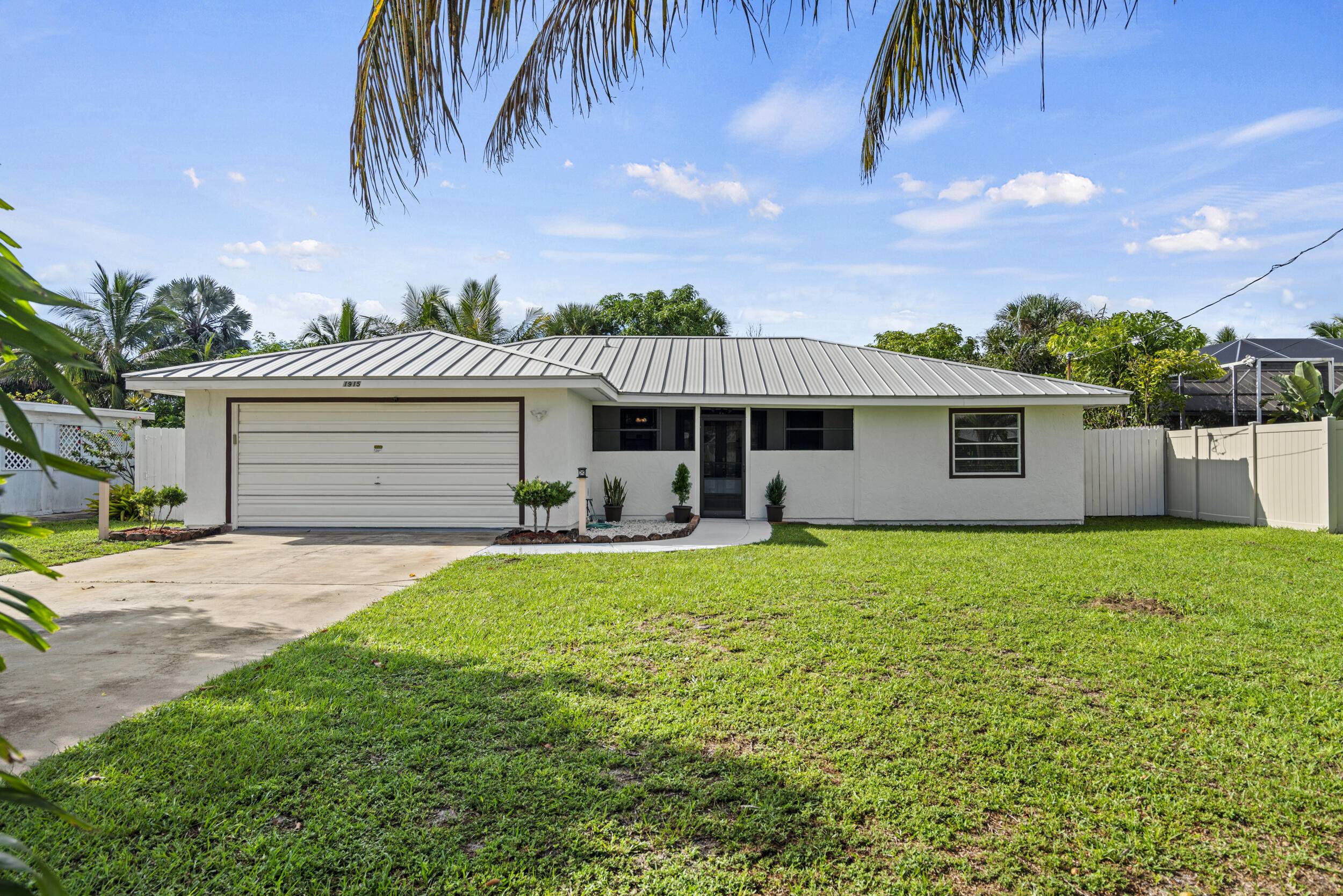 Looking for a Home that is walking distance to white sand beaches and parks ?