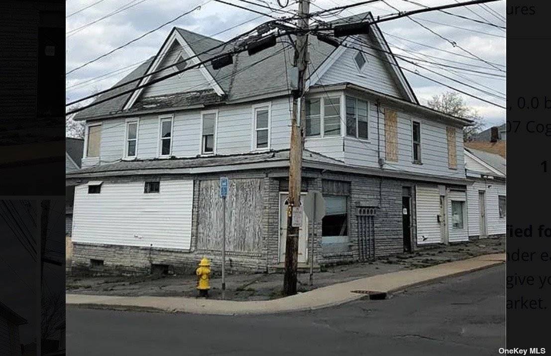 This is a great location for a commercial office residential mixed use property with tons of potential for investment property in the Village of Solvay.