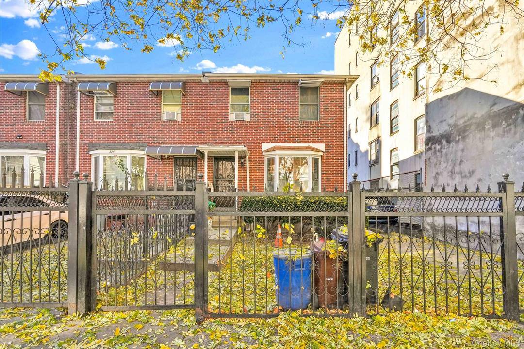 If you are looking for a young single family home in the heart of Mott Haven, then this is one you will want to see.