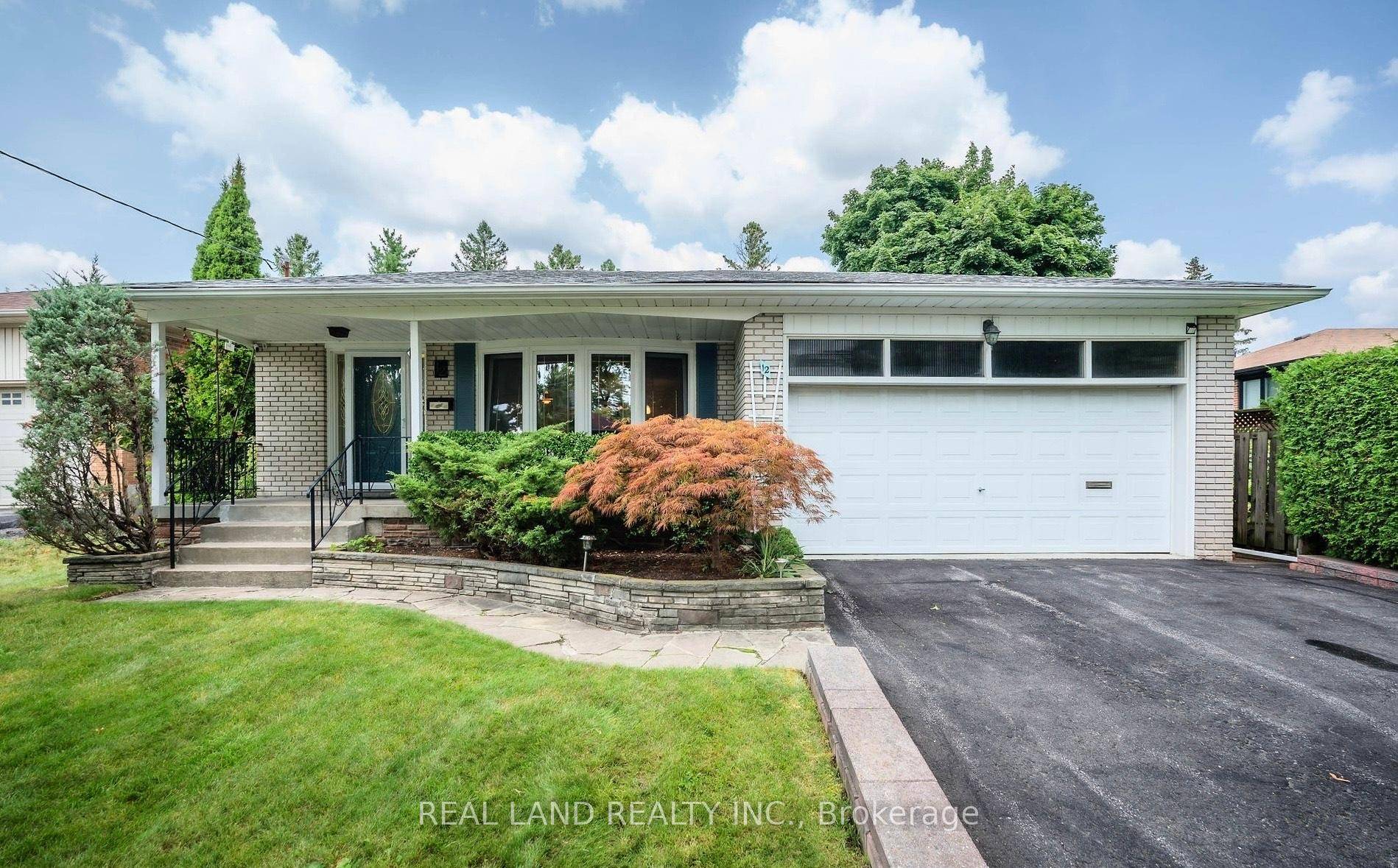 Welcome home to this amazing bungalow Ground floor with a rare double garage on a large beautiful lot in North York near subway station, 3 bedroom, two bathroom, Two newly ...