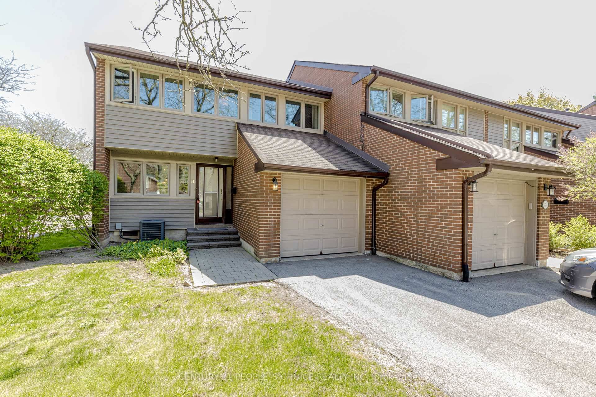 Rare 4 Bedroom End Unit Townhome in Prime Meadowvale !