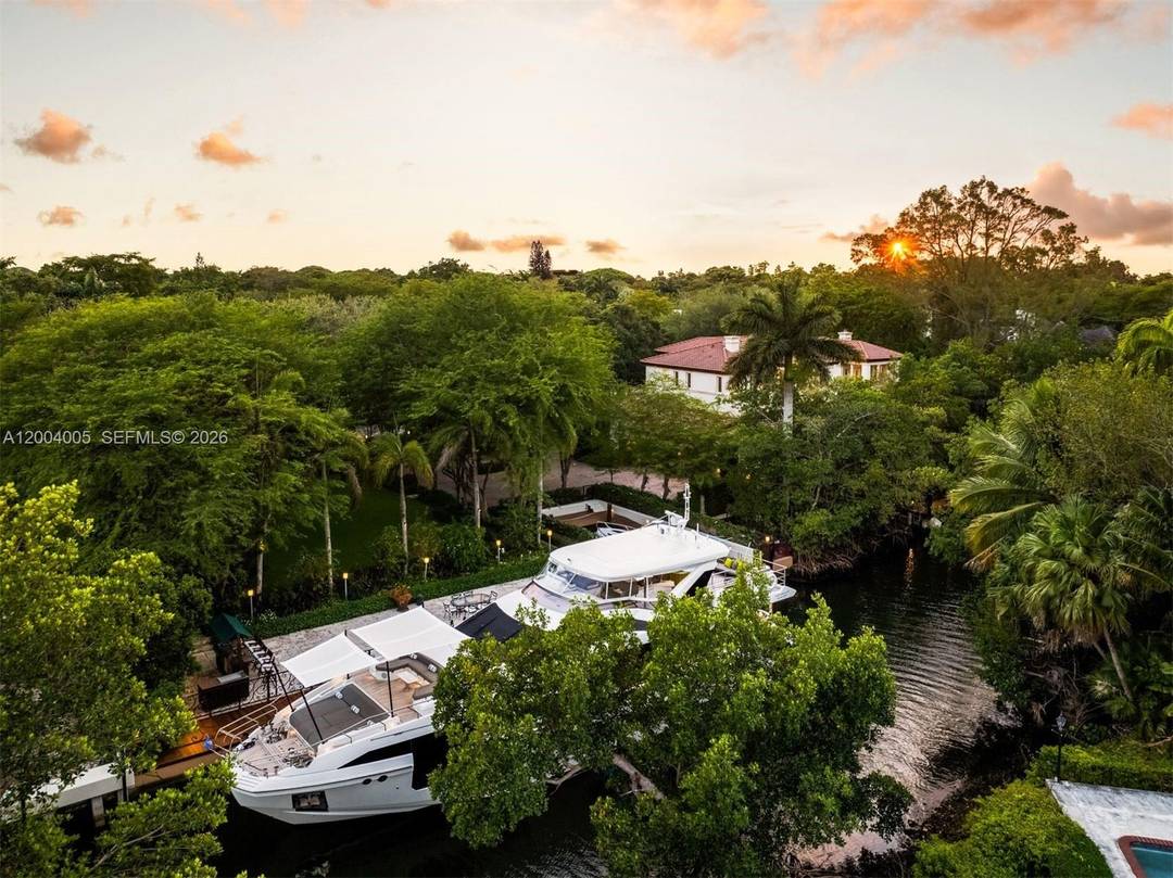 Situated in the exclusive gated community of Cocoplum Phase 1, with 24 hour Coral Gables police protection and resident tennis courts, this Italian villa inspired waterfront estate by architect Ramon ...