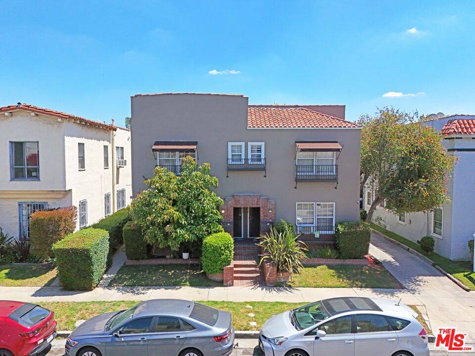 636  N Spaulding Ave 8BR Hancock Park La