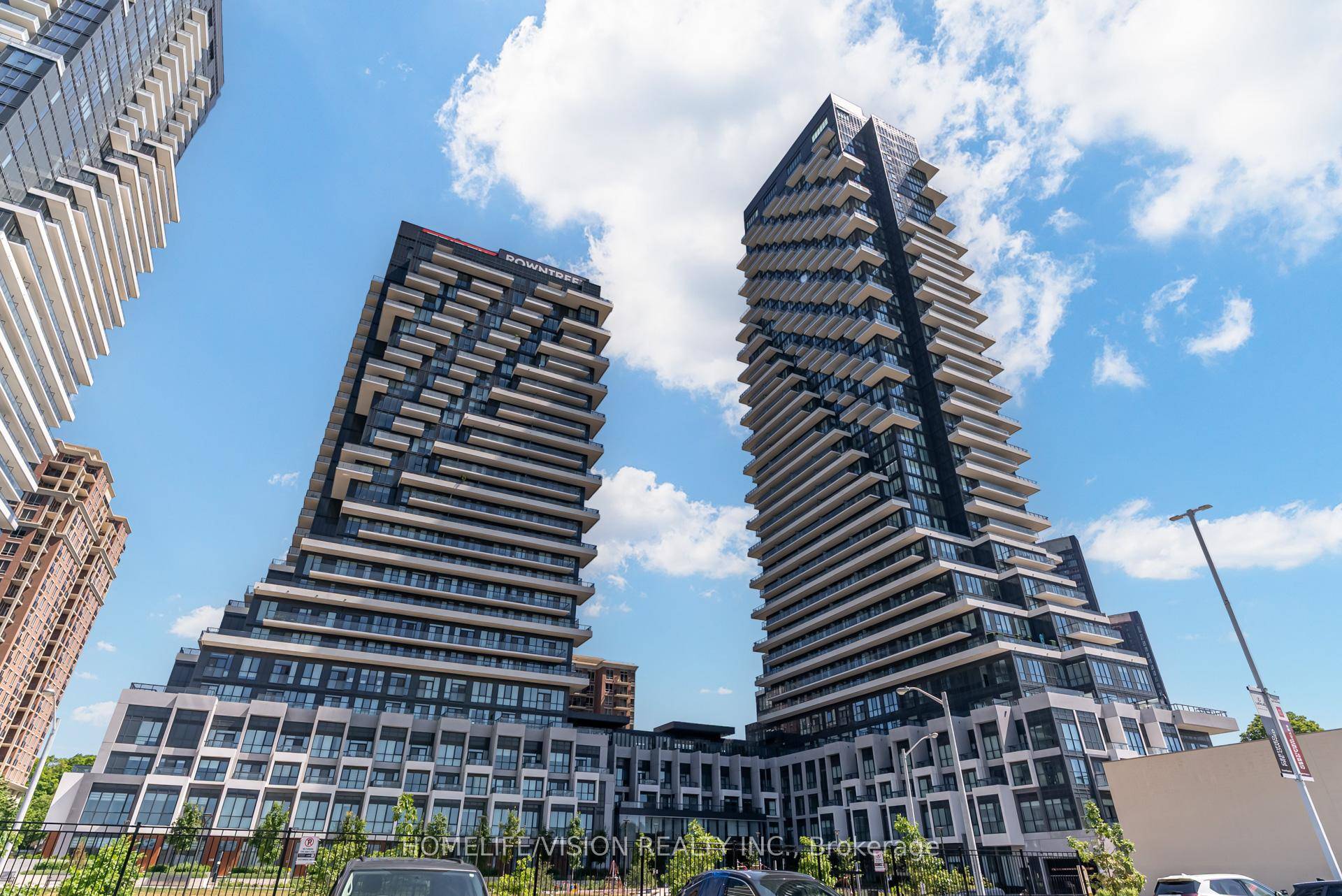 Location, Luxury, Lifestyle Welcome to Unit 1810 at 30 Inn On The Park, Toronto Experience elevated living in this beautifully appointed 3 bedroom, 2 bathroom residence located in one of ...