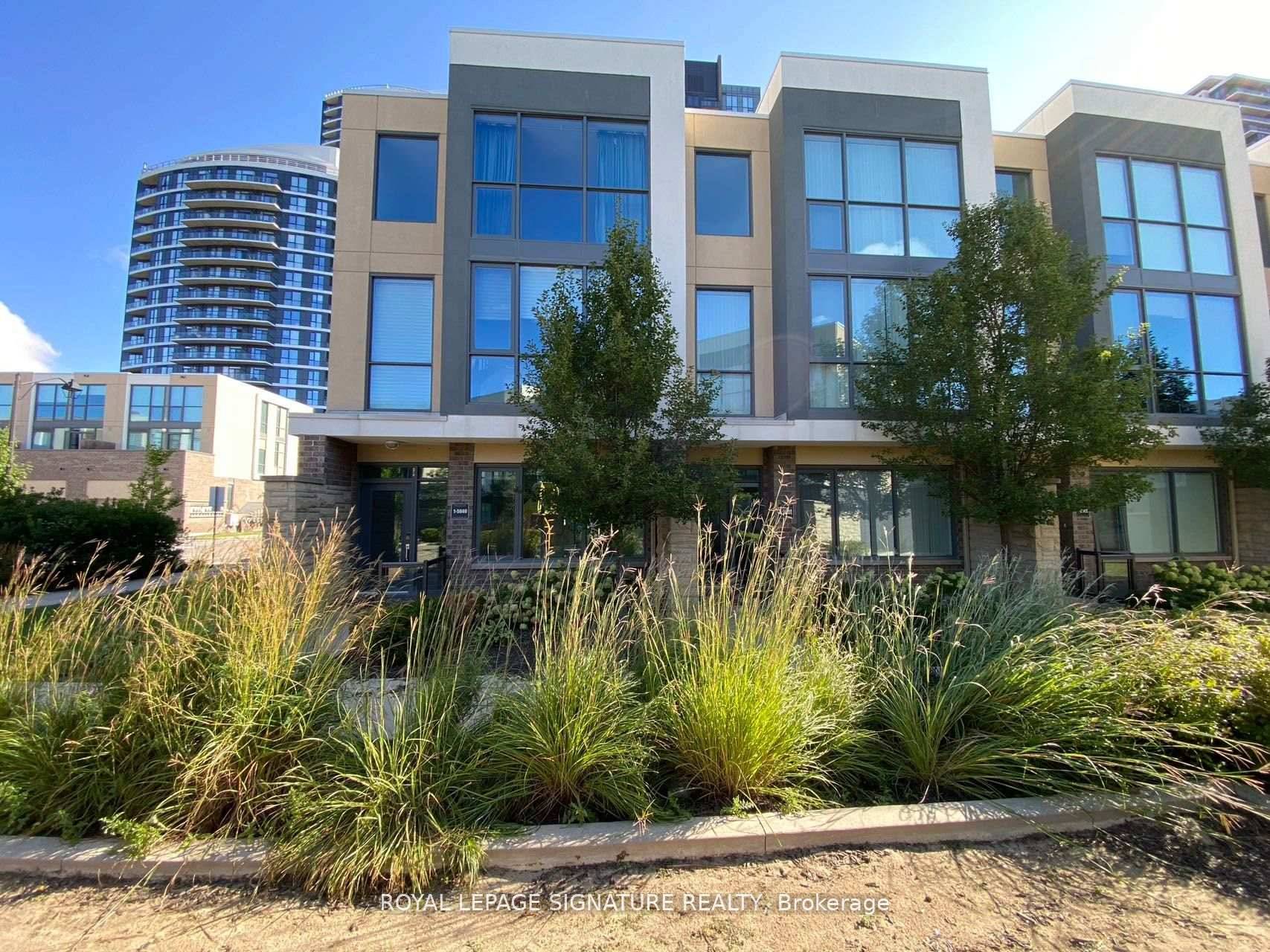 Rare Townhome in In the Heart of Mississauga with 15 Acres of Park amp ; Creek.