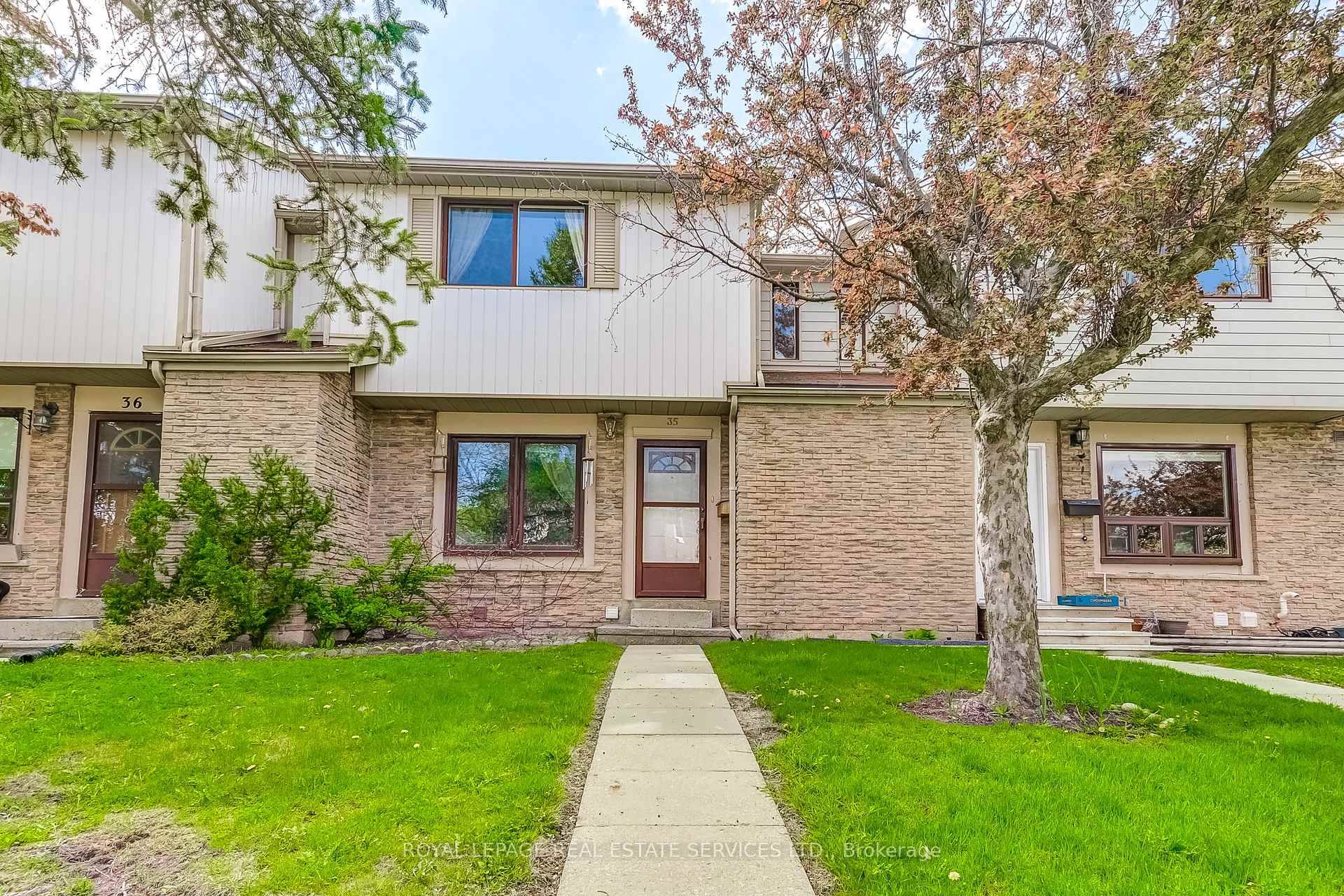 Renovators This property is priced to sell, ideal for those looking to add their personal touch.