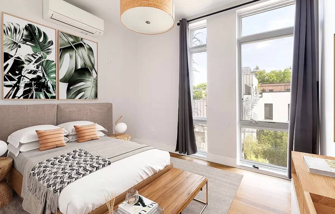 This recently renovated apartment is located in prime Williamsburg just three blocks from McCarren Park.