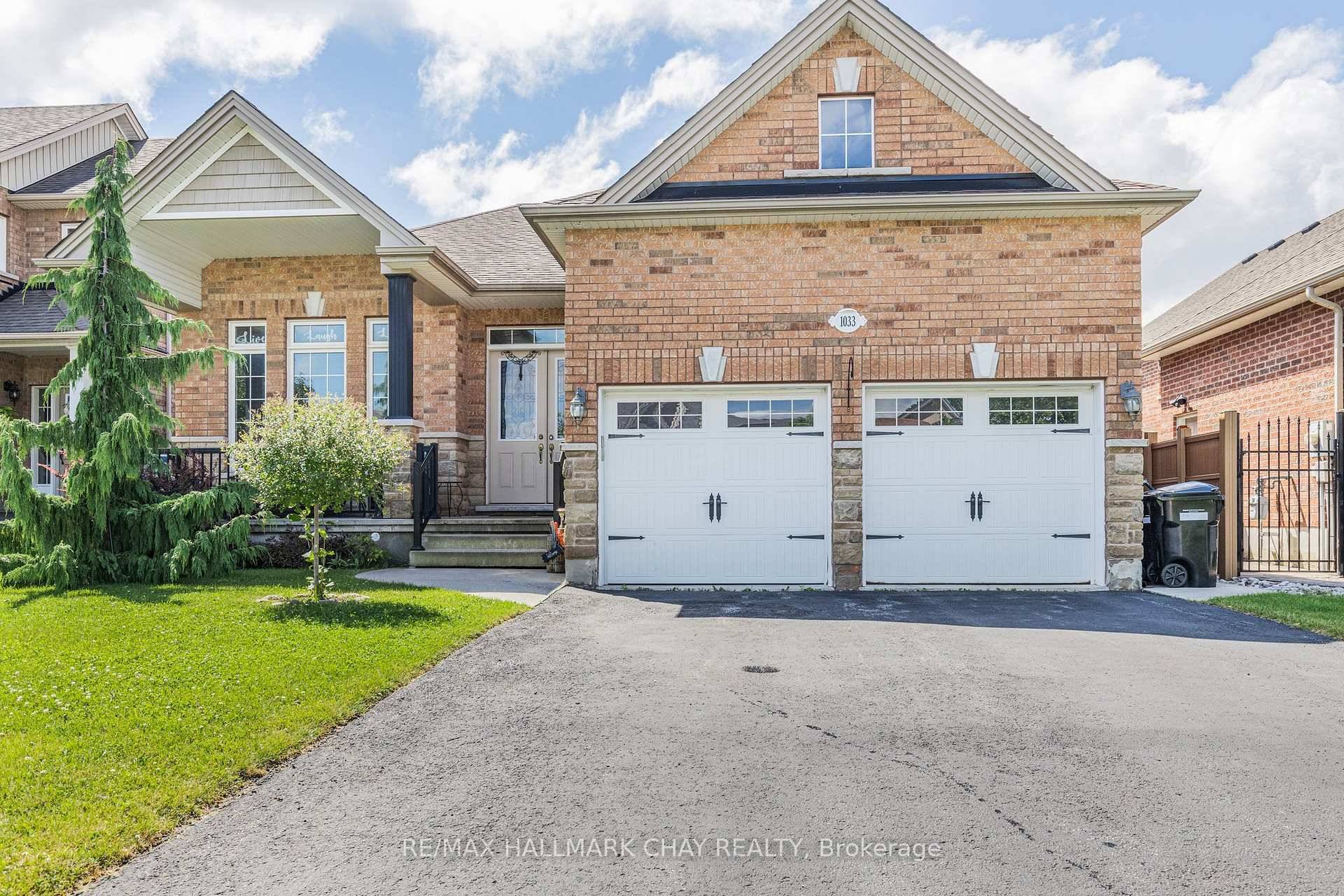 Spacious Lower Bungalow 2 bedroom suite with private entrance and ensuite laundry.