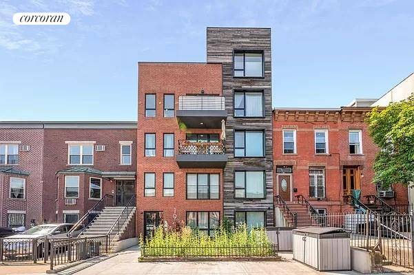 Welcome to the Penthouse at 194 Lexington Avenue between Bedford and Nostrand Avenues.
