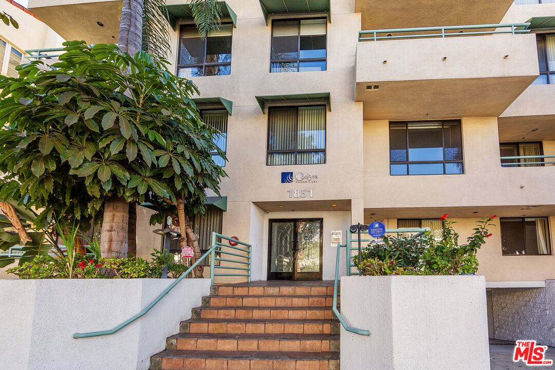 1851   Veteran Ave 2BR Beverlywood La