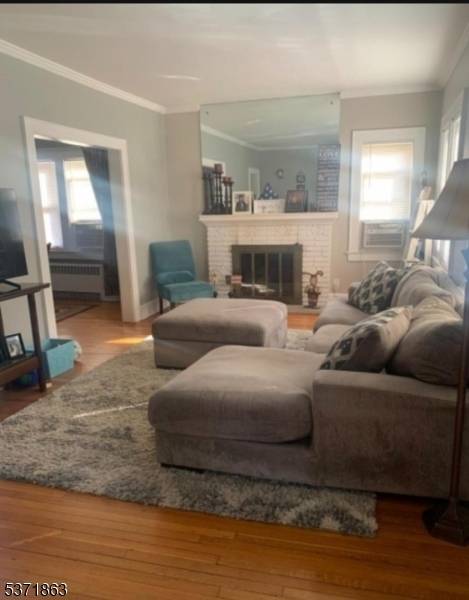 Charming brick colonial Very spacious and comfortable, Shows Beautifully !