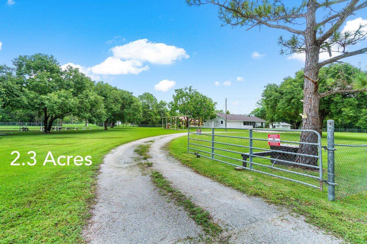 RARE OPPORTUNITY 2. 30 FULL ACRES.