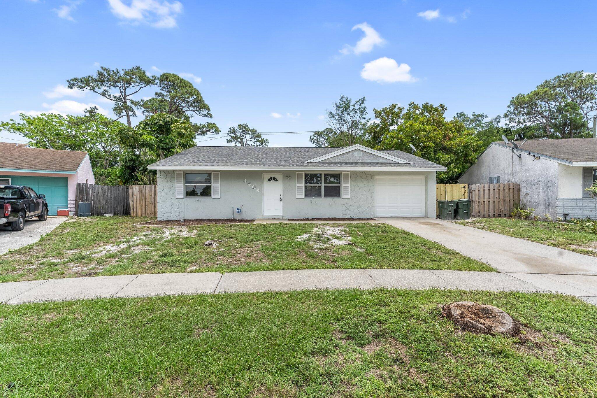 3BR 2BA CBS home in Greenacres with no HOA.