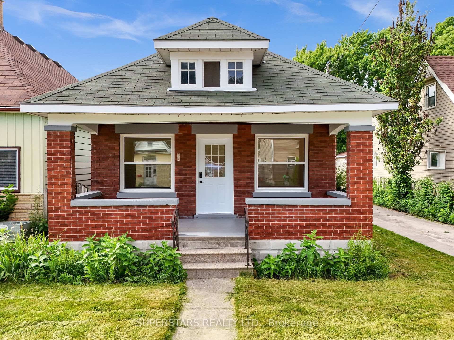 This property is a gem for you to discover, only about 10 mins away from western university, 5 minutes away from western fair district the market.