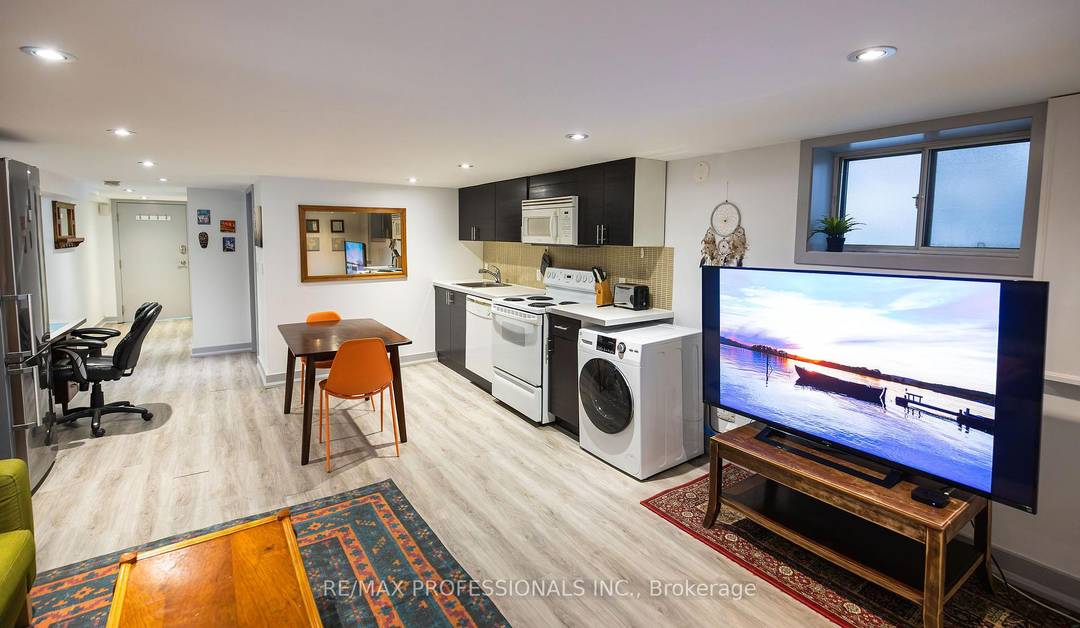 Nestled in one of Torontos most coveted neighbourhoods, this fully furnished apartment is steps from everything the Wychwood area has to offer.