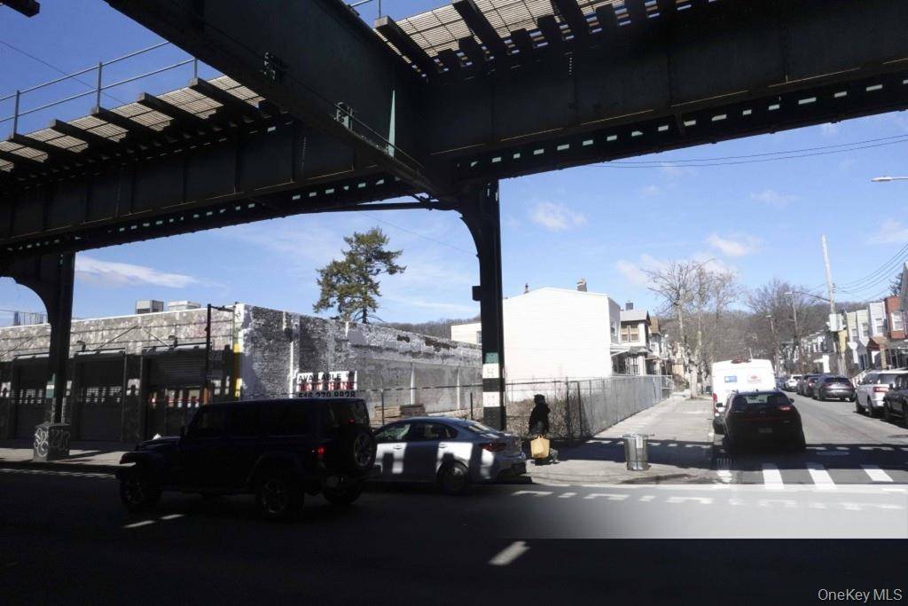 Exceptional development opportunity in the heart of Woodhaven !