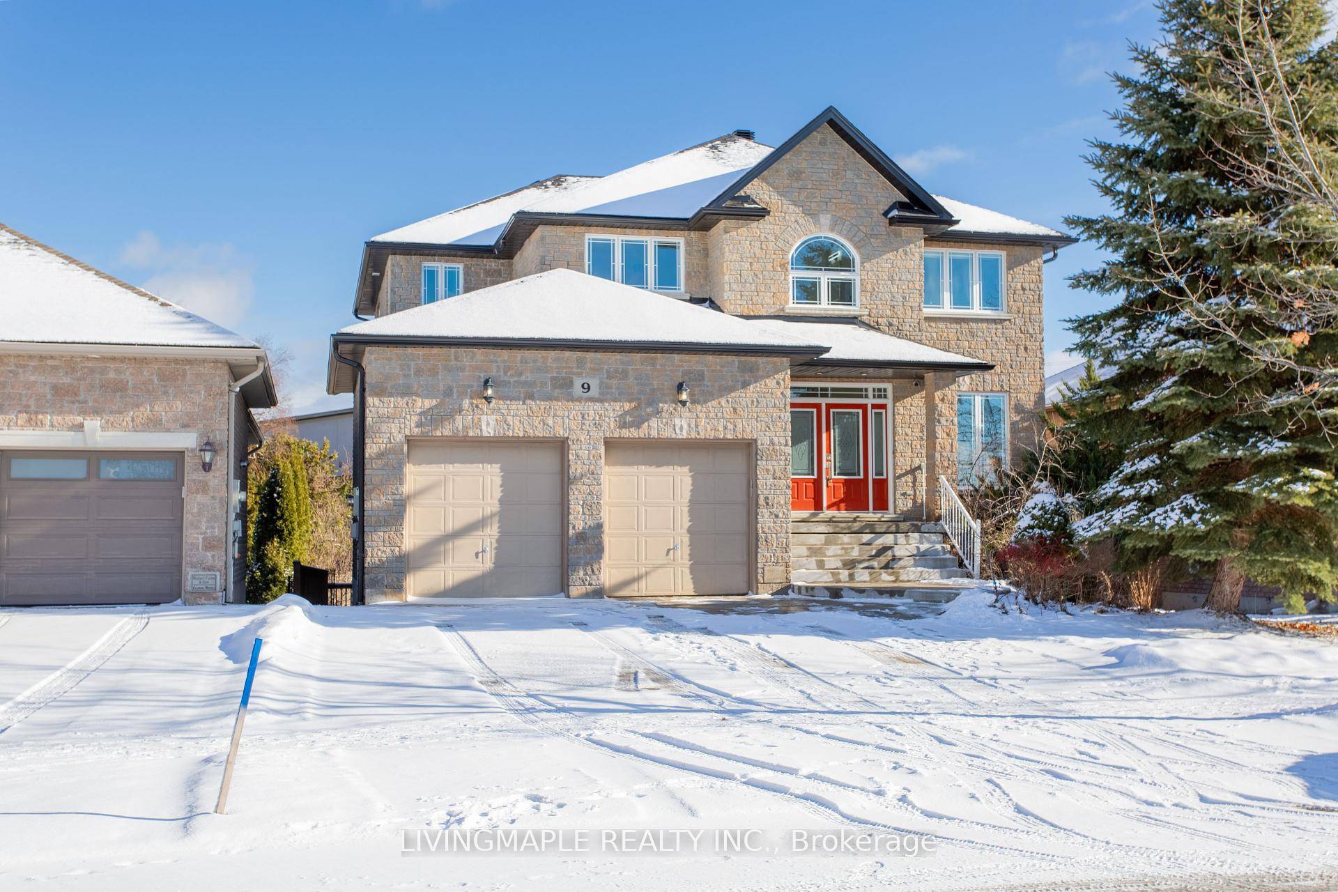 Newly spent more than 150K thoroughly renovated beautiful home with close to 3300 sf about 1500 sf finished basement living in an excellent North Barrie Neighborhoods.