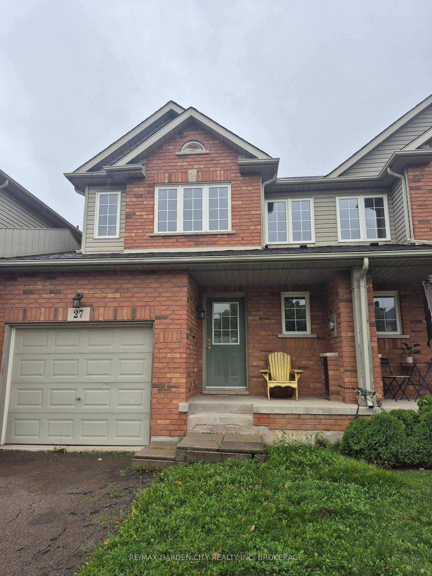 Best value in the neighbourhood, great opportunity for first time buyer's.