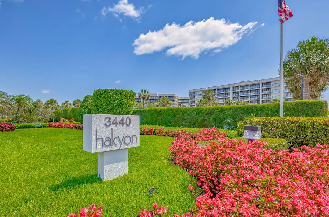 Unit comes fully furnished, with minor exceptions.