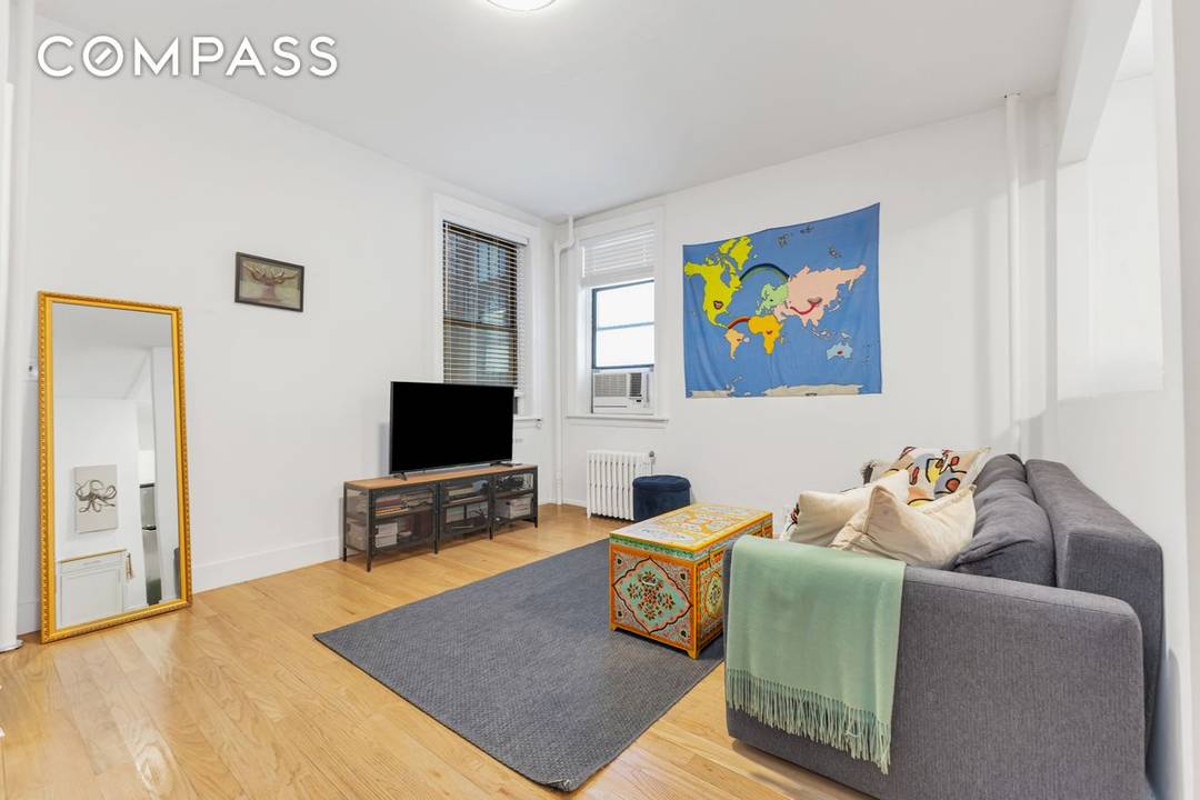 Unique oversized 1 bedroom, 1 bathroom condo located in the heart of prime Boerum Hill.