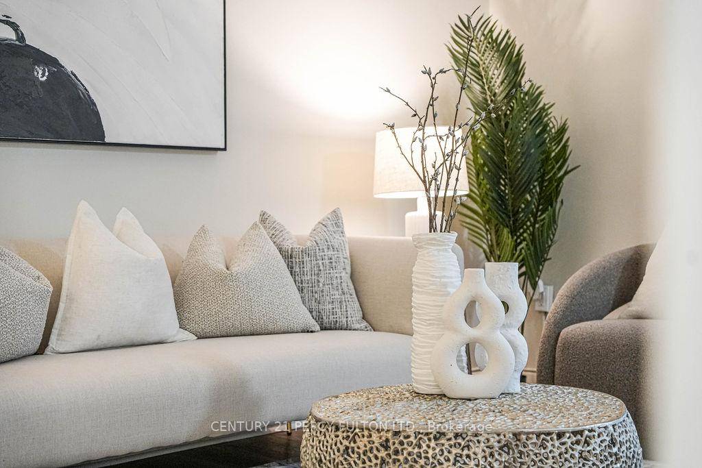 Newly renovated 1 bedroom suite in very well managed building.