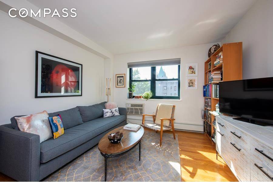 FREE MARKET UNIT WITH NO INCOME CAPS AND HIGH END FINISHES.