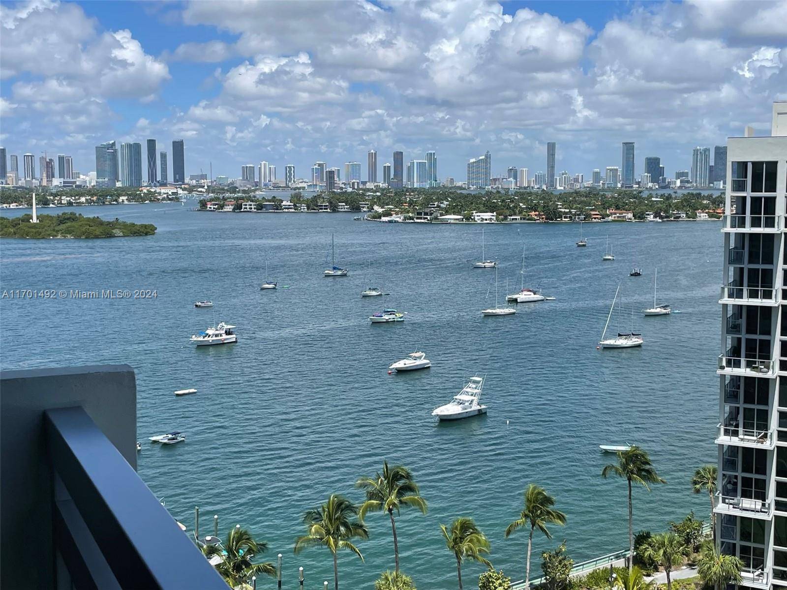 Amazing 2Bedroom 2Baths penthouse unit 15th floor in the Flamingo South Beach.