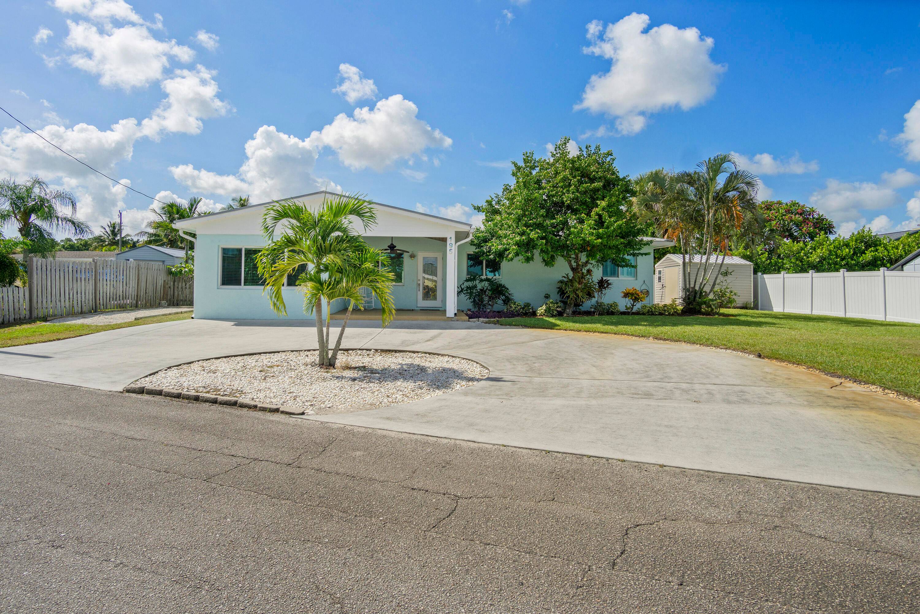Beautifully remodeled 3 bed, 2 bath CBS home in Stuart with no HOA !