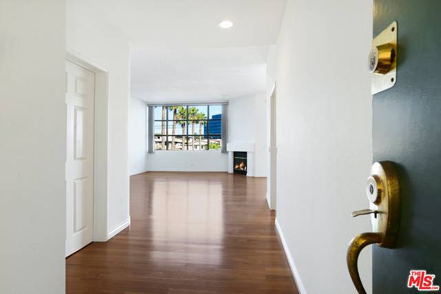 11636  MONTANA AVE 2BR Brentwood La