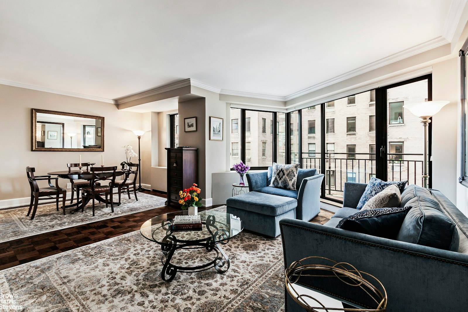 This immaculate 1bd 1bth has river views and home sweet home charm.