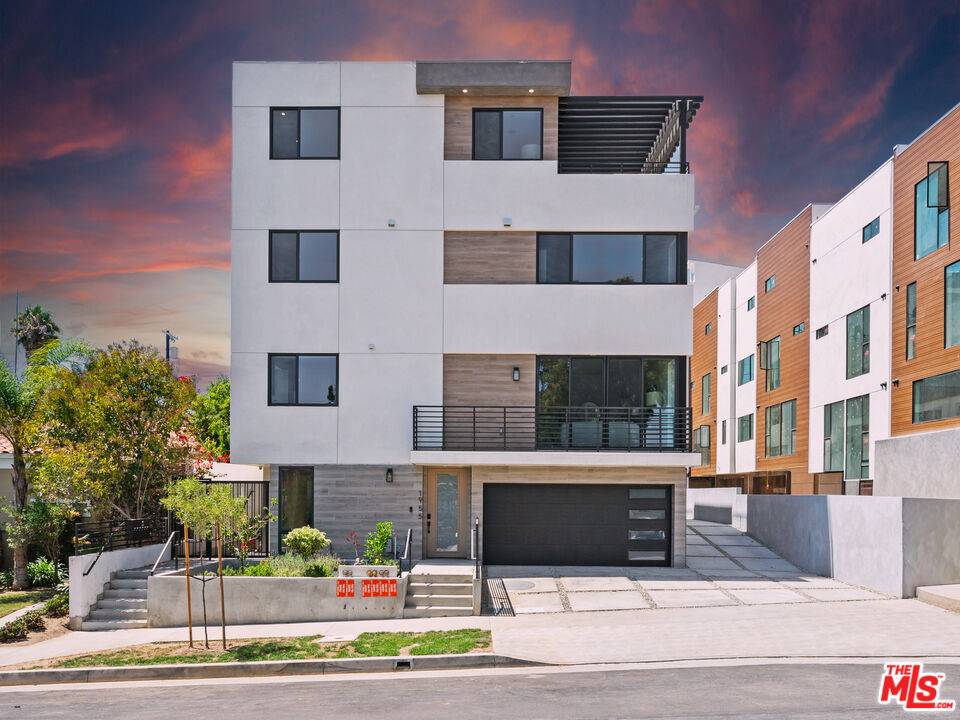1959 1/2  Preuss Rd 4BR La