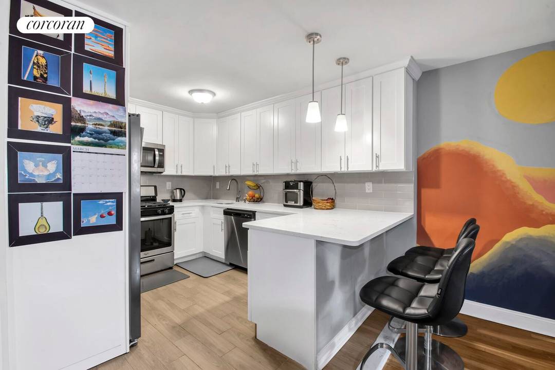 Located in The Gentry, gated co op community at the crossroads of Prospect Lefferts Gardens and Flatbush, Unit 6K offers a rare blend of expansive space and modern versatility.