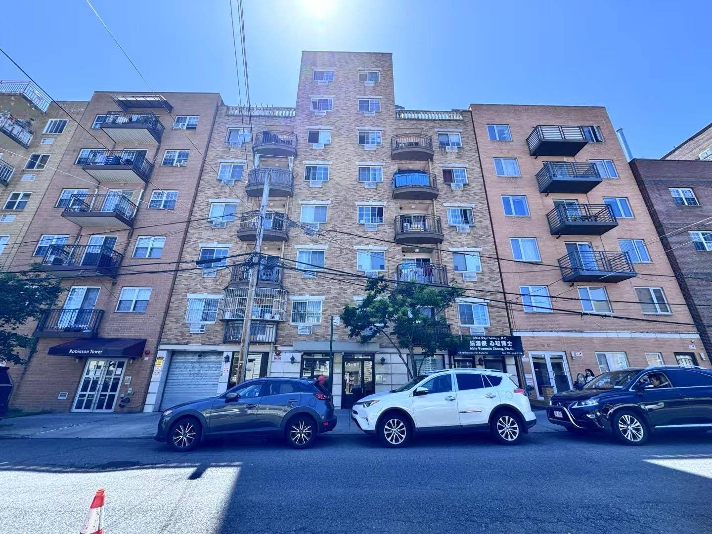 the heart of Flushing Walk to Main Street and Flushing Hospital !