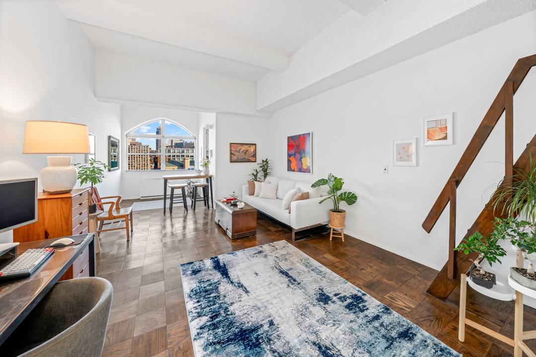 Welcome to apartment PHG at Boerum Court, a distinguished doorman building located at 96 Schermerhorn Street, in the heart of Downtown Brooklyn.